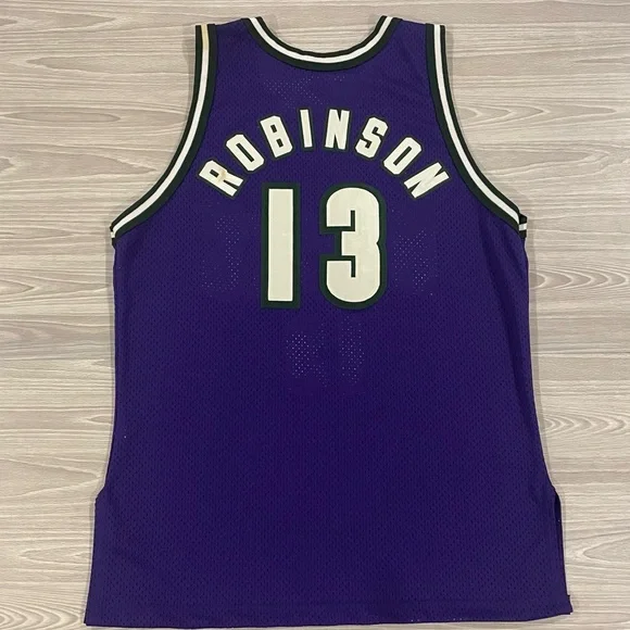 Vintage 90s Milwaukee Bucks Glenn Robinson #13 Champion Jersey Men’s Size 44